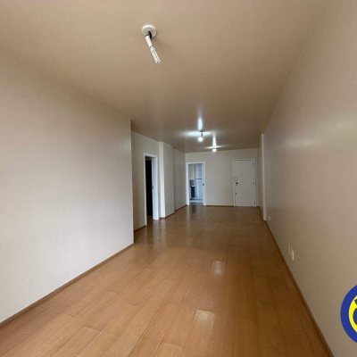 Apartamento com 120m², 3 quartos, 1 suíte, 1 garagem, no bairro Agronômica em Florianópolis