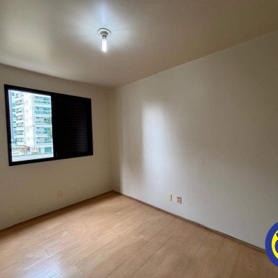 Apartamento com 120m², 3 quartos, 1 suíte, 1 garagem, no bairro Agronômica em Florianópolis