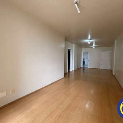 Apartamento com 120m², 3 quartos, 1 suíte, 1 garagem, no bairro Agronômica em Florianópolis