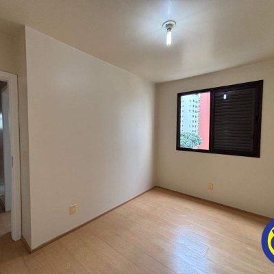 Apartamento com 120m², 3 quartos, 1 suíte, 1 garagem, no bairro Agronômica em Florianópolis