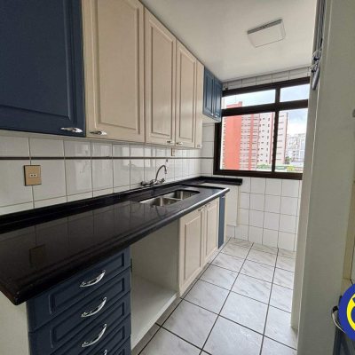 Apartamento com 120m², 3 quartos, 1 suíte, 1 garagem, no bairro Agronômica em Florianópolis