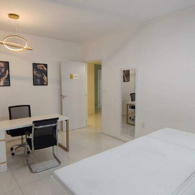 Sala com 200m², 5 garagens, no bairro Areias em São José