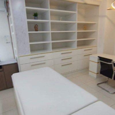 Sala com 200m², 5 garagens, no bairro Areias em São José
