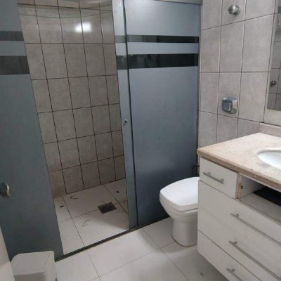 Sala com 200m², 5 garagens, no bairro Areias em São José