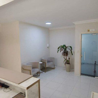 Sala com 200m², 5 garagens, no bairro Areias em São José