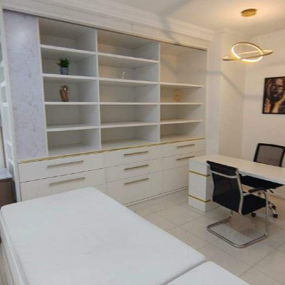 Sala com 200m², 5 garagens, no bairro Areias em São José