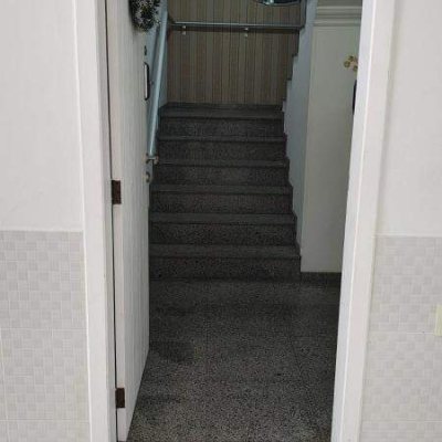 Sala com 200m², 5 garagens, no bairro Areias em São José