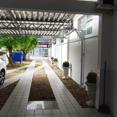 Sala com 200m², 5 garagens, no bairro Areias em São José