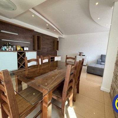 Apartamento com 105m², 2 quartos, 1 suíte, 2 garagens, no bairro Centro em Florianópolis