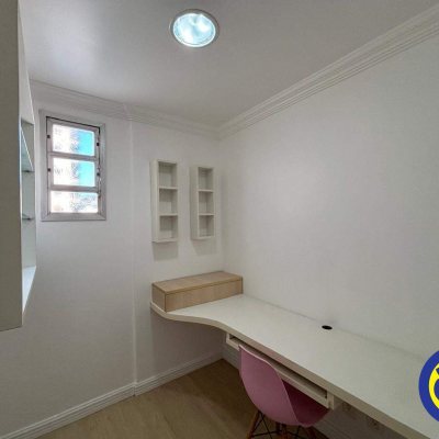 Apartamento com 105m², 2 quartos, 1 suíte, 2 garagens, no bairro Centro em Florianópolis