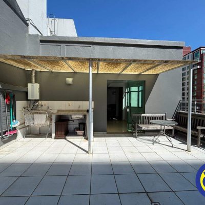 Apartamento com 105m², 2 quartos, 1 suíte, 2 garagens, no bairro Centro em Florianópolis