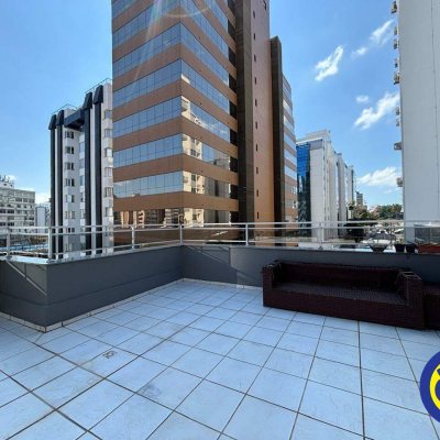 Apartamento com 105m², 2 quartos, 1 suíte, 2 garagens, no bairro Centro em Florianópolis