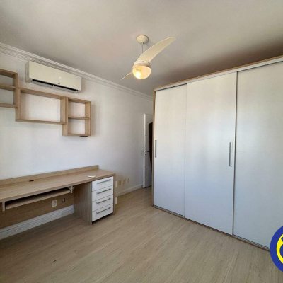 Apartamento com 105m², 2 quartos, 1 suíte, 2 garagens, no bairro Centro em Florianópolis
