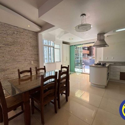 Apartamento com 105m², 2 quartos, 1 suíte, 2 garagens, no bairro Centro em Florianópolis