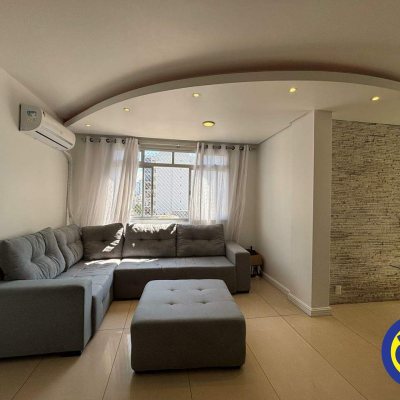 Apartamento com 105m², 2 quartos, 1 suíte, 2 garagens, no bairro Centro em Florianópolis