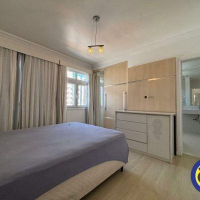 Apartamento com 105m², 2 quartos, 1 suíte, 2 garagens, no bairro Centro em Florianópolis