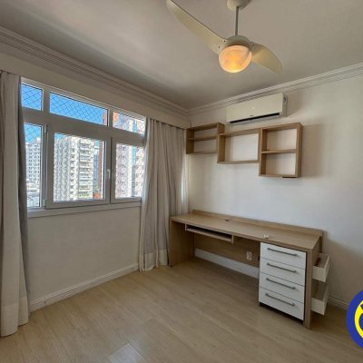Apartamento com 105m², 2 quartos, 1 suíte, 2 garagens, no bairro Centro em Florianópolis