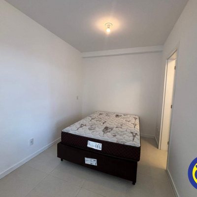 Apartamento com 32m², 1 quarto, 1 garagem, no bairro Trindade em Florianópolis