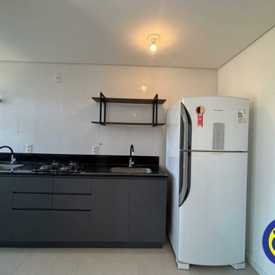 Apartamento com 32m², 1 quarto, 1 garagem, no bairro Trindade em Florianópolis