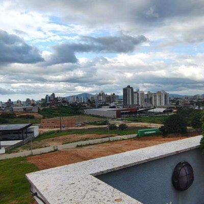 Apartamento com 118m², 2 quartos, 1 suíte, 2 garagens, no bairro Pagani em Palhoça