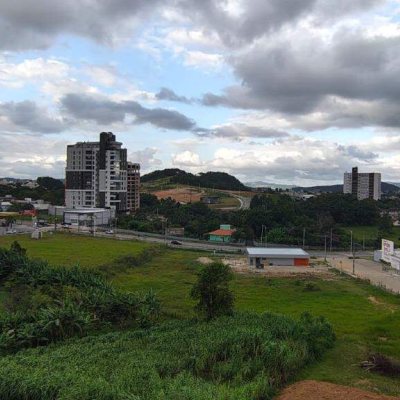 Apartamento com 118m², 2 quartos, 1 suíte, 2 garagens, no bairro Pagani em Palhoça