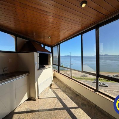 Apartamento com 220m², 4 quartos, 2 suítes, 2 garagens, no bairro Centro em Florianópolis
