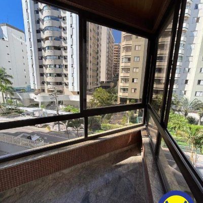 Apartamento com 220m², 4 quartos, 2 suítes, 2 garagens, no bairro Centro em Florianópolis