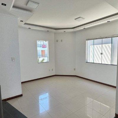 Casa com 250m², 3 quartos, 1 suíte, 2 garagens, no bairro Pedra Branca em Palhoça