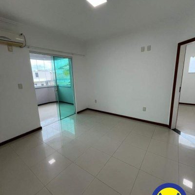 Casa com 250m², 3 quartos, 1 suíte, 2 garagens, no bairro Pedra Branca em Palhoça