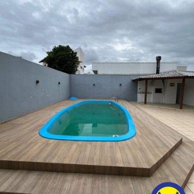 Casa com 250m², 3 quartos, 1 suíte, 2 garagens, no bairro Pedra Branca em Palhoça