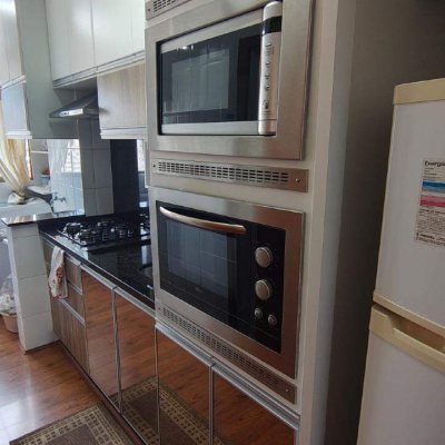 Apartamento com 57m², 2 quartos, 1 garagem, no bairro Barreiros em São José