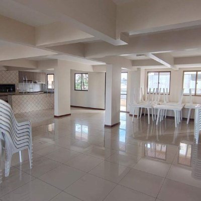 Apartamento com 57m², 2 quartos, 1 garagem, no bairro Barreiros em São José