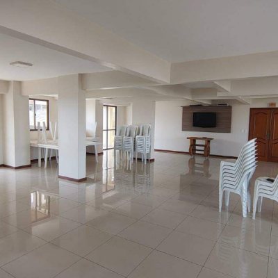 Apartamento com 57m², 2 quartos, 1 garagem, no bairro Barreiros em São José