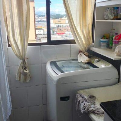 Apartamento com 57m², 2 quartos, 1 garagem, no bairro Barreiros em São José
