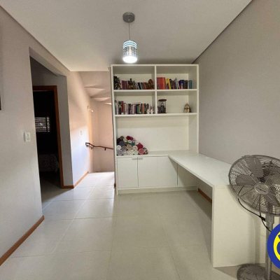 Casa com 152m², 3 quartos, 2 suítes, 2 garagens, no bairro Cachoeira do Bom Jesus em Florianópolis