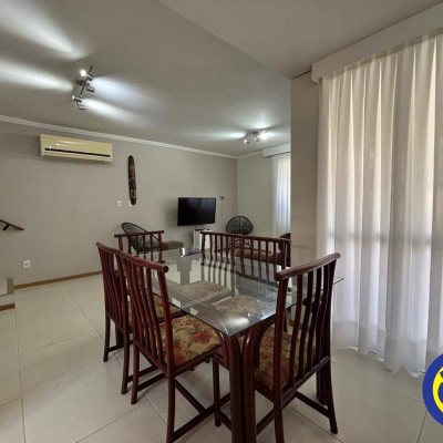 Casa com 152m², 3 quartos, 2 suítes, 2 garagens, no bairro Cachoeira do Bom Jesus em Florianópolis