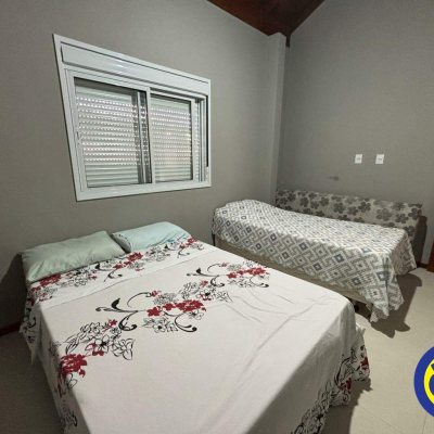 Casa com 152m², 3 quartos, 2 suítes, 2 garagens, no bairro Cachoeira do Bom Jesus em Florianópolis