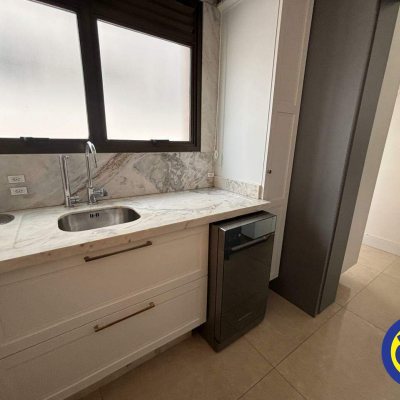 Apartamento com 258m², 3 quartos, 1 suíte, 1 garagem, no bairro Centro em Florianópolis