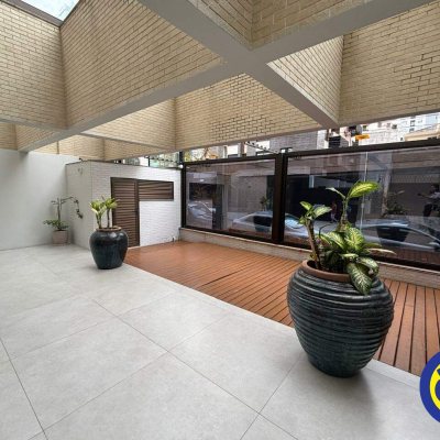 Apartamento com 258m², 3 quartos, 1 suíte, 1 garagem, no bairro Centro em Florianópolis