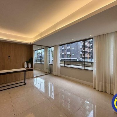 Apartamento com 258m², 3 quartos, 1 suíte, 1 garagem, no bairro Centro em Florianópolis