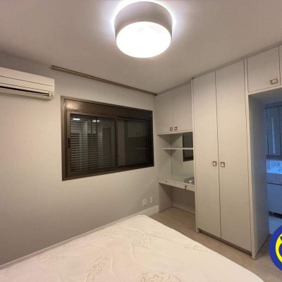 Apartamento com 258m², 3 quartos, 1 suíte, 1 garagem, no bairro Centro em Florianópolis