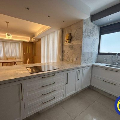 Apartamento com 258m², 3 quartos, 1 suíte, 1 garagem, no bairro Centro em Florianópolis