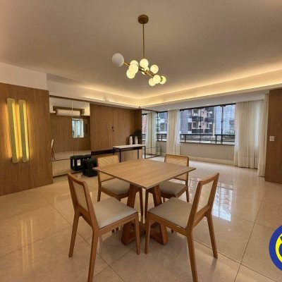 Apartamento com 258m², 3 quartos, 1 suíte, 1 garagem, no bairro Centro em Florianópolis