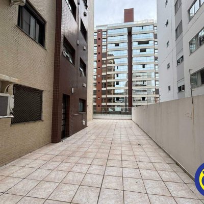 Apartamento com 258m², 3 quartos, 1 suíte, 1 garagem, no bairro Centro em Florianópolis
