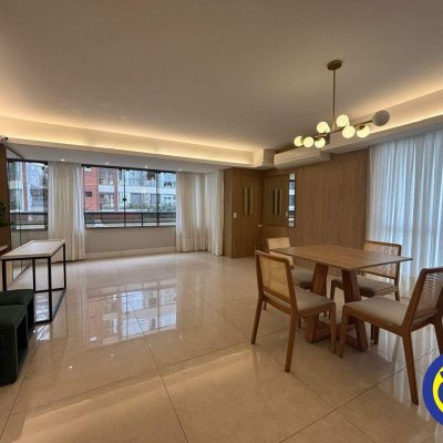 Apartamento com 258m², 3 quartos, 1 suíte, 1 garagem, no bairro Centro em Florianópolis