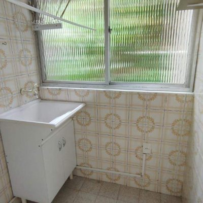 Apartamento com 40m², 1 quarto, 1 garagem, no bairro Coqueiros em Florianópolis