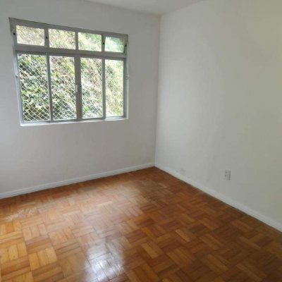 Apartamento com 40m², 1 quarto, 1 garagem, no bairro Coqueiros em Florianópolis