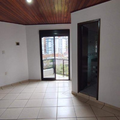 Casa com 220m², 4 quartos, 1 suíte, 3 garagens, no bairro Jardim Cidade de Florianópolis em São José