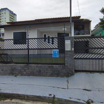 Casa com 220m², 4 quartos, 1 suíte, 3 garagens, no bairro Jardim Cidade de Florianópolis em São José