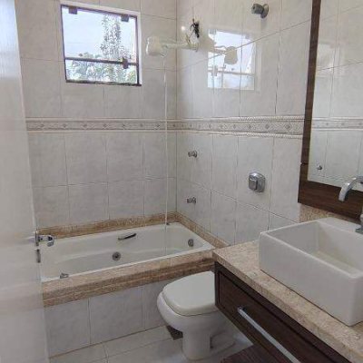 Casa com 220m², 4 quartos, 1 suíte, 3 garagens, no bairro Jardim Cidade de Florianópolis em São José